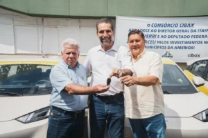 Itaipu entrega 15 veículos elétricos na Expo Umuarama