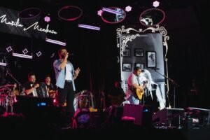 Com arena repleta, Henrique e Juliano mostram na Expo Umuarama porque são os maiores nomes da música no Brasil