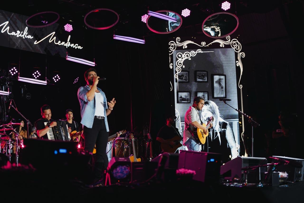 Com arena repleta, Henrique e Juliano mostram na Expo Umuarama porque são os maiores nomes da música no Brasil